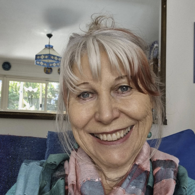 6.00pm Launch of new collection Deep Curve and poetry reading with Robyn Rowland